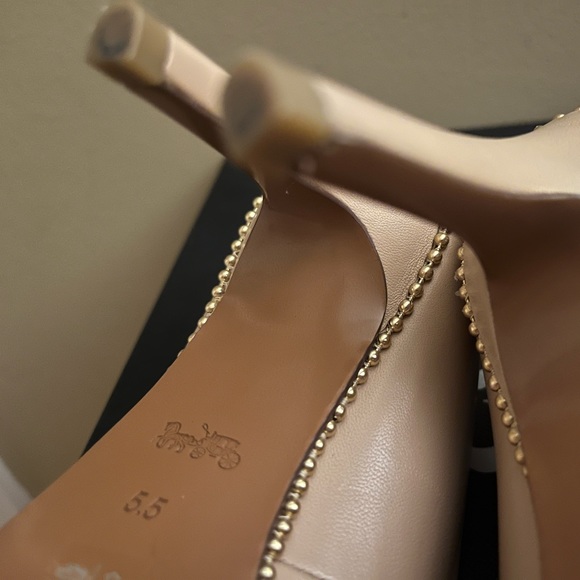 Coach Parker Golf Ballchain Pumps cream color - like new - Picture 4 of 5